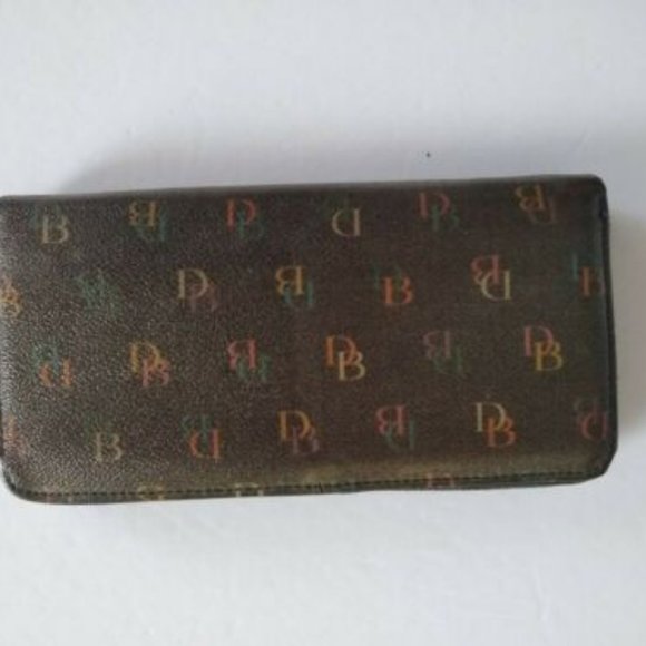 Dooney and Bourke Signature Large Wallet Fashion